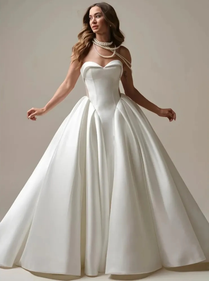 Simple Satin A-Line Wedding Dresses Pleats Strapless Puffy Princess Bride Gown With Pockets Long Sweetheart Corset Formal Dress Lace-Up Back