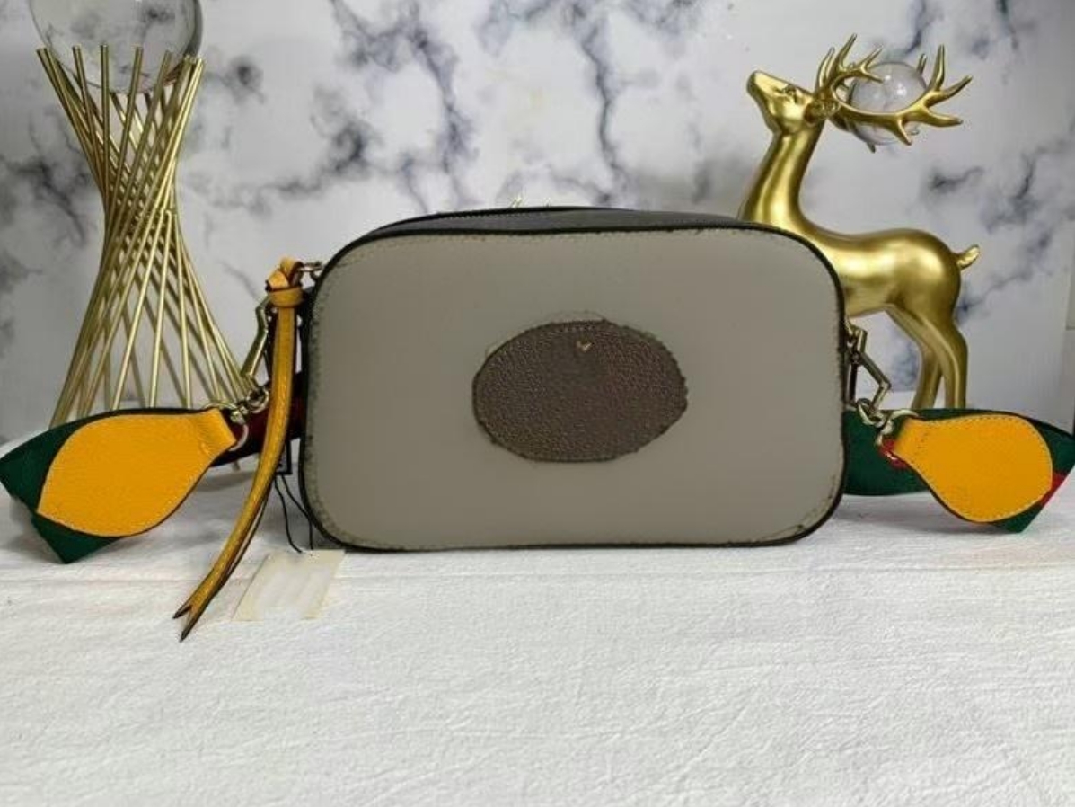 Genuine Leather Designer Crossbody Bag for Men & Women - Classic Fashion Chain Shoulder Messenger Handbag