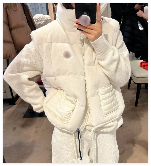 Autumn and winter series women's vest with stand-up collar design, windproof, warm, white goose down, lightweight and comfortable.