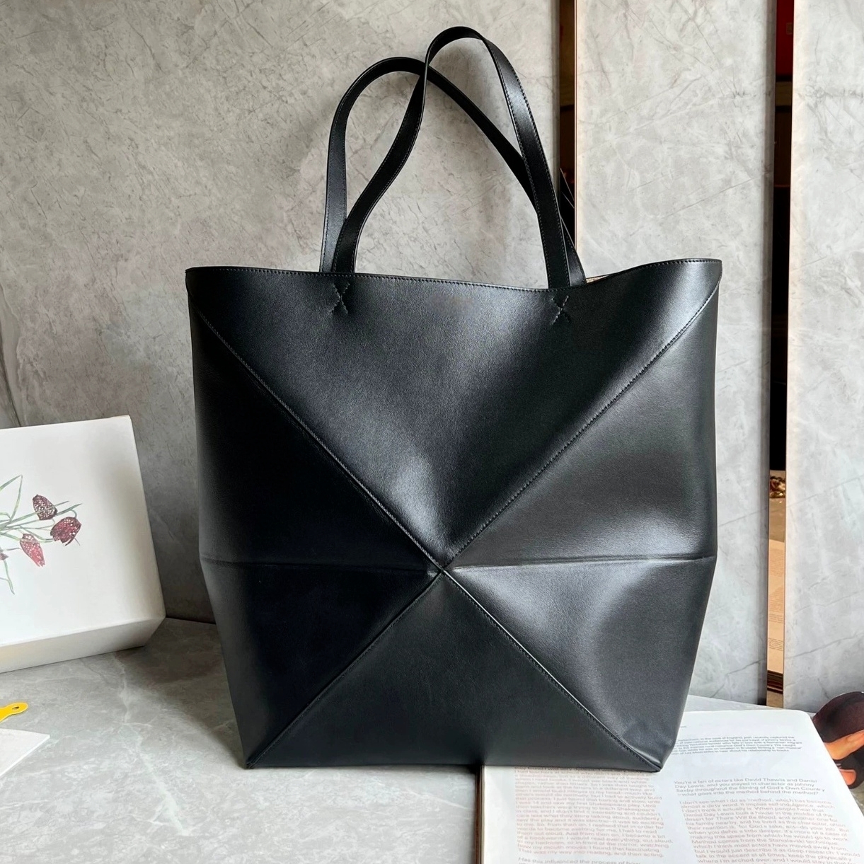 Designer luxury brand folding shopping bag, top master quality of cowhide fabric, fashionable ladies' geometric handbag, men's retro large