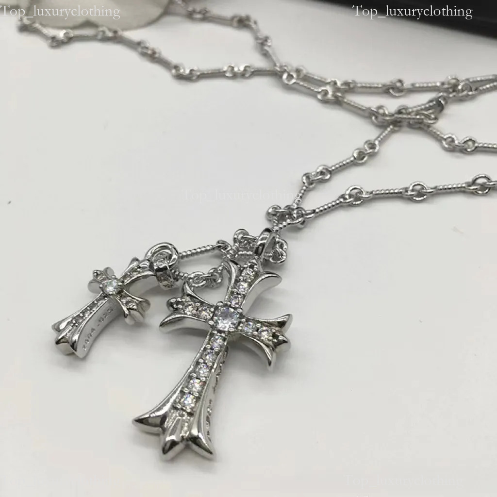 Chrome Necklace Designer mens womens Halloween luxury Classic Retro Style Necklace A Unique High-Quality Jewelry Piece Streetwear Trendy Outfits f82