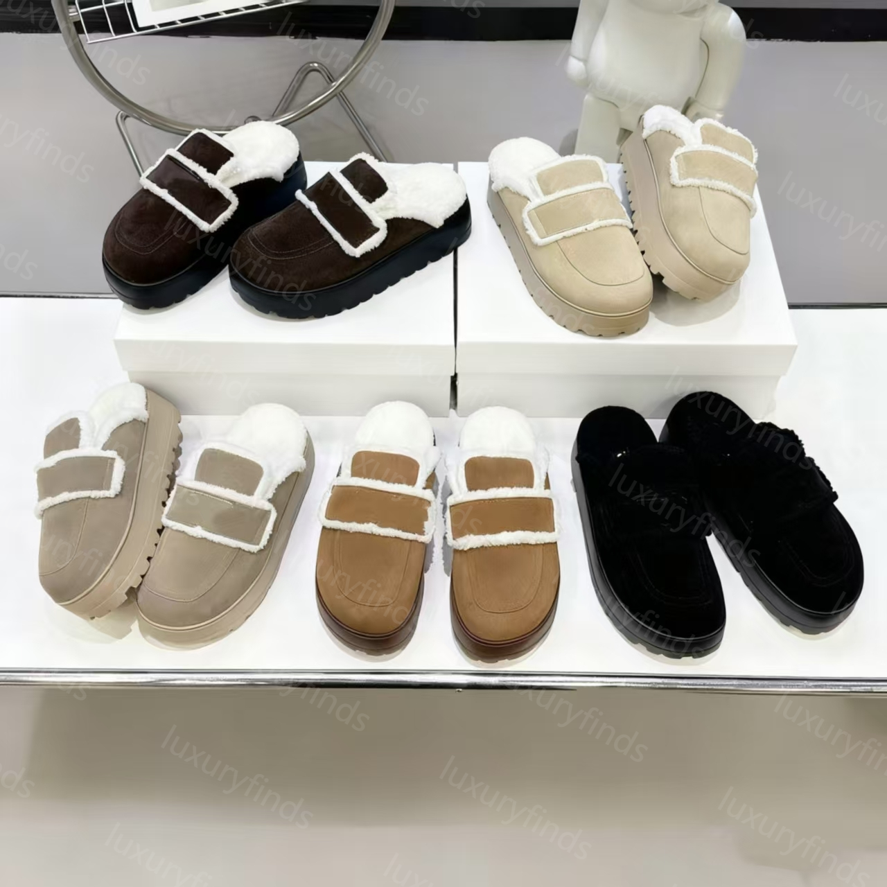 Top de qualité en daim pantoufle Mules Flats Chaussures Tendance Fluffy Furry Slipper Diapositives pour femmes Designer de luxe Clines de fourrur