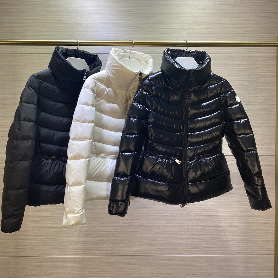 Designer Down Veste Winter Style Classic Down Veste Down Film épaissis Tissu Couvrage à capuche Pouilles pratiques Idéal pour les journées de voy