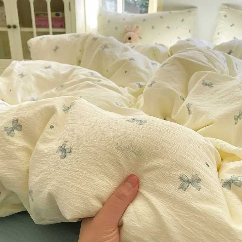 Ins Korean style bow knitted doublelayer yarn soft four piece set washed cotton quilt set dormitory bed single three piece H251011-image-1079315982