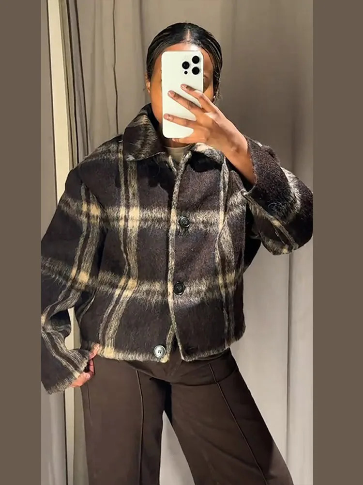 Chic Plaid Woolen Jacket Women Turndown Collar Long Sleeve Singlebreasted Short Coats Autumn Street Office Lady Outerwear 251009