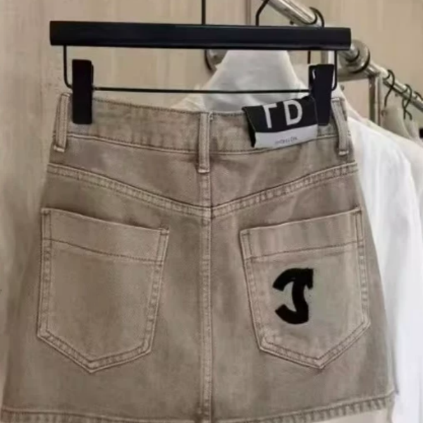 Embroidered denim half-length skirt for women, 2025 summer new style, popular online, pure color, high-waisted, A-shaped short skirt S251013-image-860966545