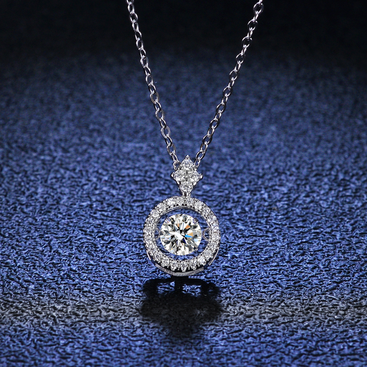 925 Sterling Silver Pendant 1Ct Moissanite Necklace for Women Elegant and Luxurious Round Heart Beating Silver Pendant Clavicle Chain
