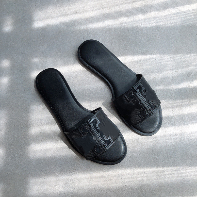 Nouvelle marque de luxe sandales en maille polyvalentes pour femmes, pantoufles plates une pièce et sandales d'extérieur