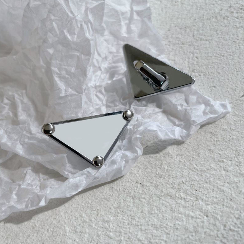 Stud Stud Classic triangle pendant drop earings designer studs earring unique clip on ohrringe modern enamel luxury letter earrings designer for wom