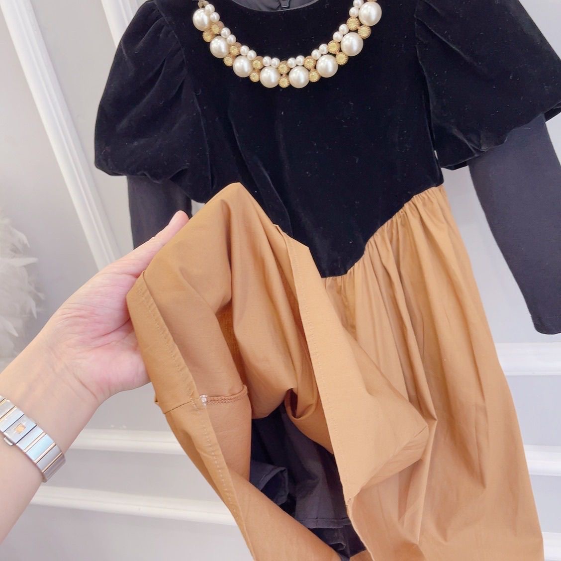 D450 Girls princess dress, stylish middle and older children&#039;s dress, retro puff sleeves-image-1080052321