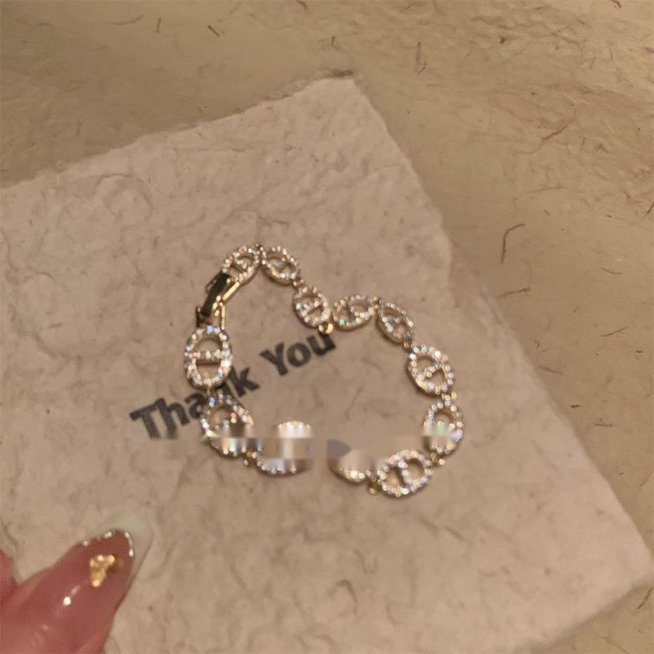 Bracelet ovale lié de ton or avec des accents de strass, bijoux quotidiens à la mode, cadeau de fête pour elle, bijoux de haute qualité et accroc