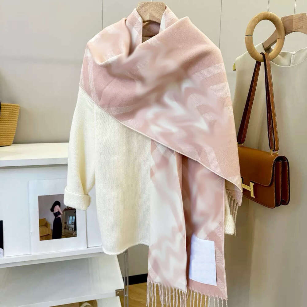 Scarves Scarf designer scarf for women Shawl Knitting Warm a23 Classic Plaid matching Solid Color z3 Temperament Travel Gift long Hooded Scarf pashm