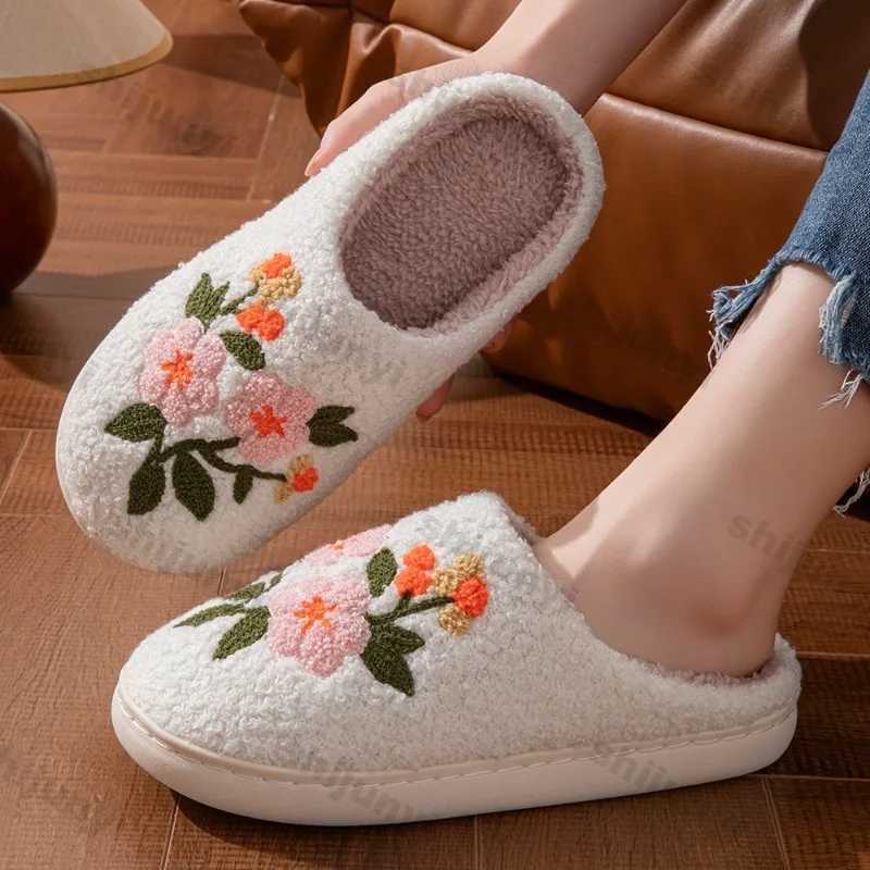 Halloween Slippers Couple Winter 2025 Fashion Flower Warm Home Plus Women's Soft Soled Non Slip Cotton Shoes Men T260922