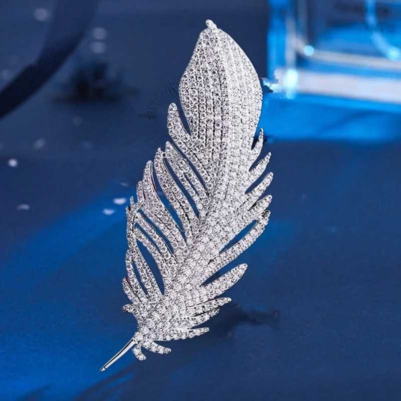 Wen Girls Feather Rhinestone Brooches Jewelry Clothing Suit Pins AccoriesW251018-image-1080522574