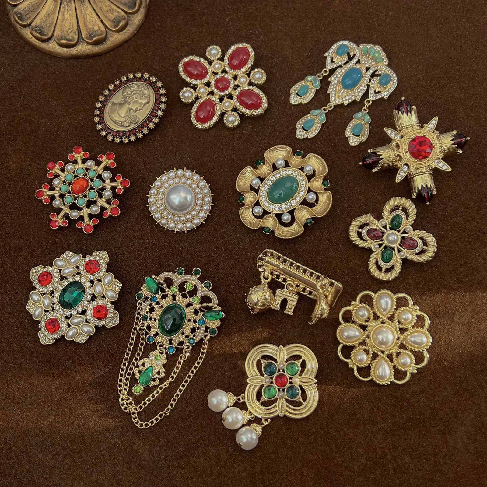 Wen Girls Baroque Vintage Cross Brooches Pins Retro Rhinestone Pearl ic Badges Buck Party Banquet Dr Suit JewelryW251018-image-1080522159
