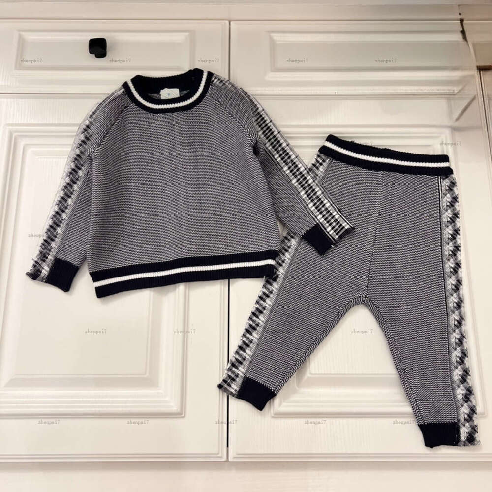 Top newborn jumpsuits Knitted design infant bodysuit designer baby clothes Long sleeved toddler jacket and pants A383X11N090-image-1080441106
