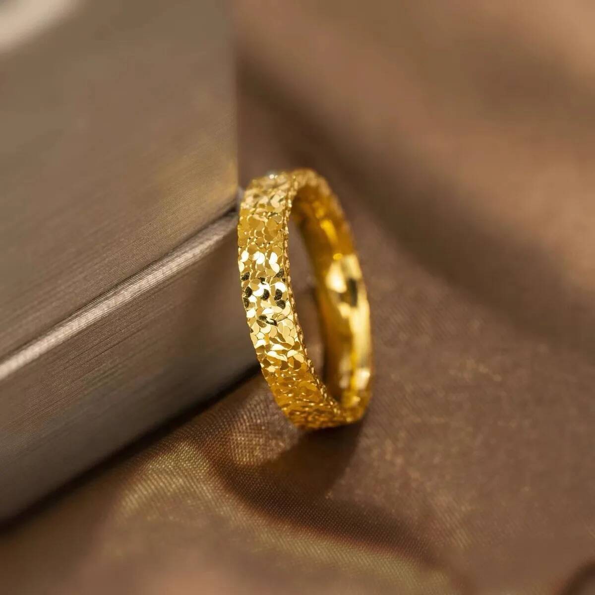 Engagement ring Stainless Steel 4mm Broken Ice Rings Women Gold Color Bling Finger Ring Wedding Band Jewelry Girlfriend Gifts free shipping
