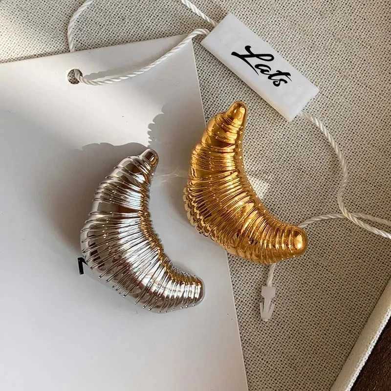 Trend Croissant Brooches for Men Wen Coup Metal Pins Gold Plated Silver Color Korean Fashion Vintage Luxury Jewelry GiftsW251018-image-1080522665