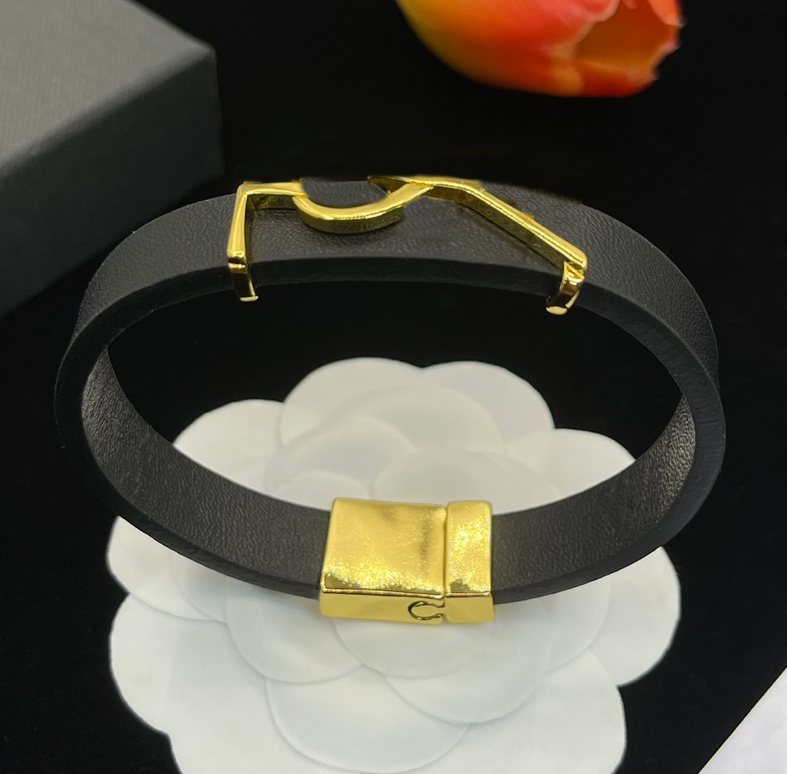 Designer PU Leather Chain Bangle Bracelet Wristband Cuff Fashion Letter Bracelets for Women Wedding Jewelry High Quality Lovers Gift