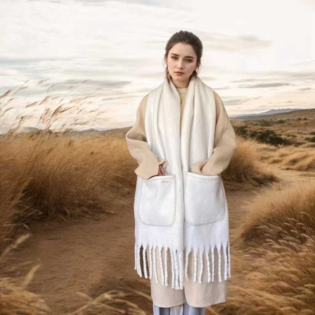 Luxury Brand Designer Pocket Scarf Women Winter Thickened Cashmere Solid Color Windproof Face Cape White scarf shawlXJ251020