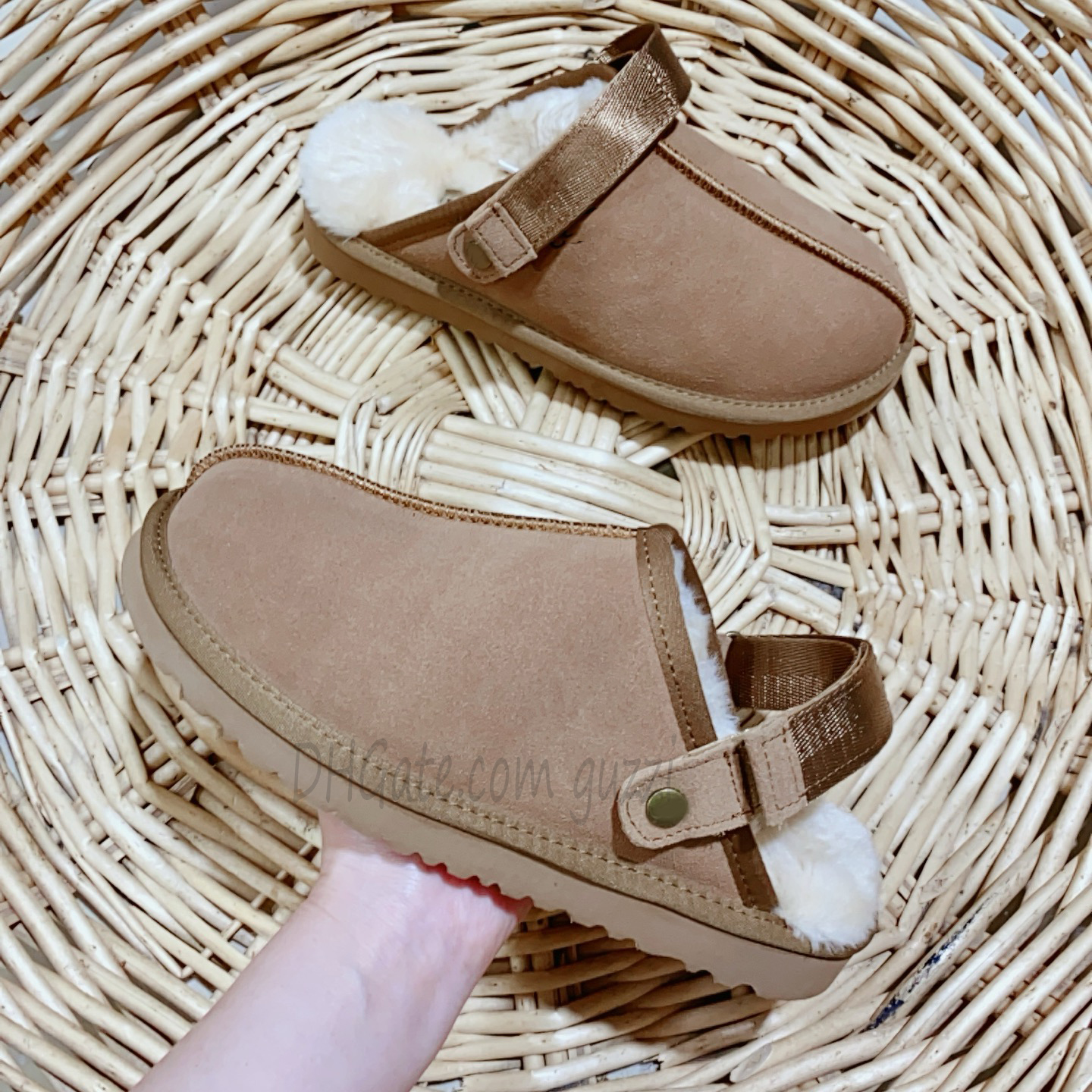 Designer Goldenstar Clog Slippers Clogs Sandal Golden star Beach Hi Slides Women Men Tazz Tasman Fall Driftwood Chestnut Sand Winter Summer Size 35-