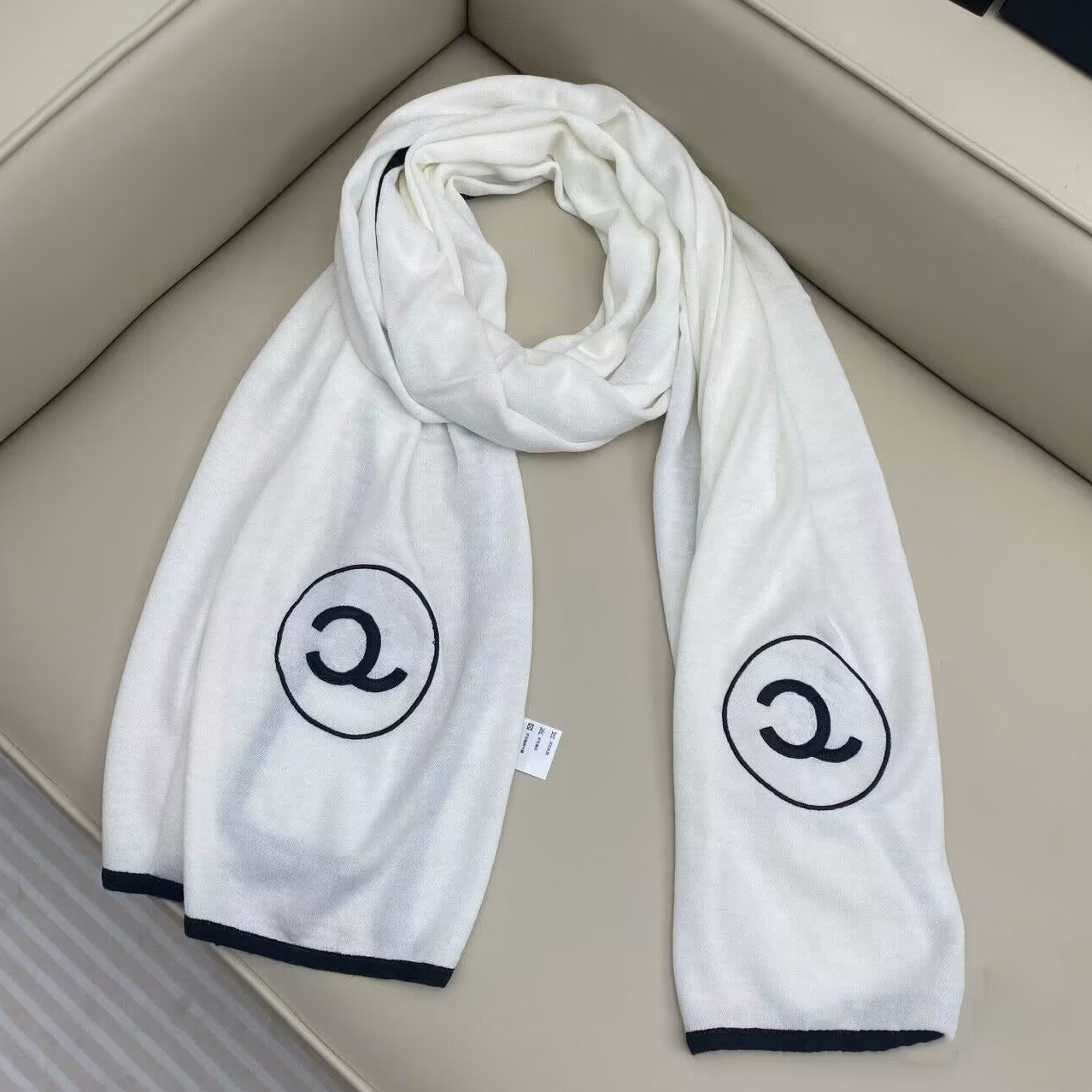 Cashmere Women Luxury Designer Outdoor Scarves Winter Scarf Headband Pashmina Fashion Classic Shawls Solid Color Soft Comfortable Wear Keep Warm