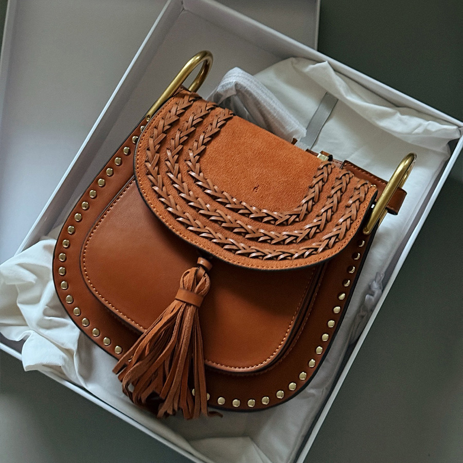 Tote Bag Designer Handbag Saddle Bag Rivet Decoration Small Bag Tassel Letter Shoulder Bag Womens Elegant Bag Fashionable Men Casual Hasp Bag