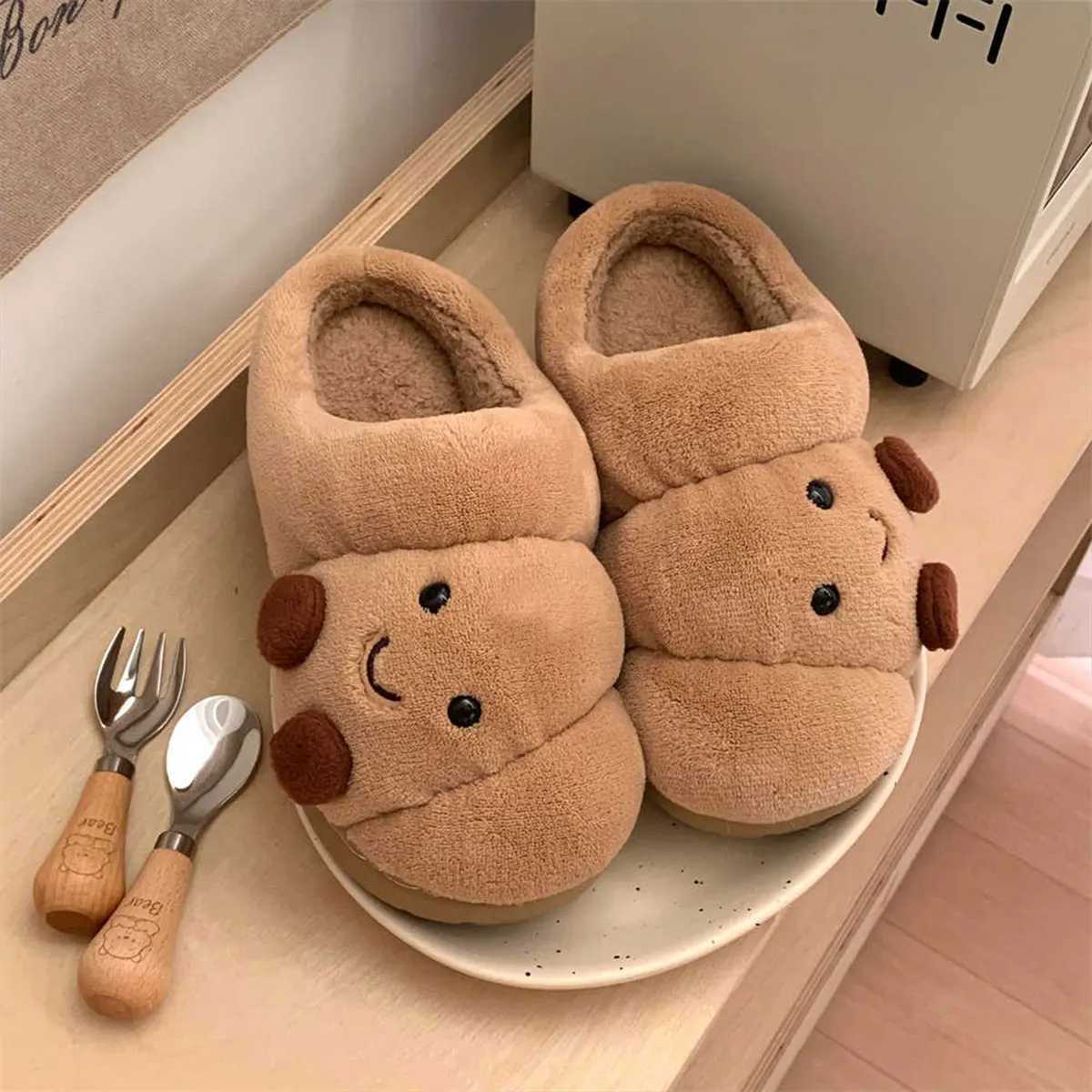 Fun Croissant-Shaped Cotton Slippers for Men and Women Winter Couple's Home Use Thick-Soled Non-Slip Home Slippers for Women T2609227DGS