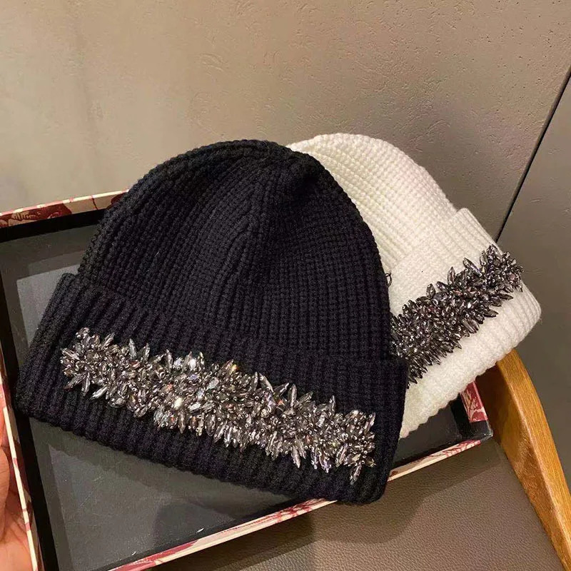 Womens Trendy Versatile Rhinestone Knitted Woolen Hat Warm Cold Beanies Outdoor Travel Holiday Pullover Hat 251020