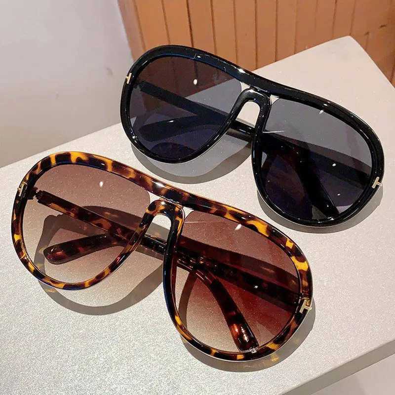 Simple Large Frame Classic Womens Glasses Double Bridge Glasses Fashionable Driving Outdoor Geometric Round Sun GlassesXJ251022