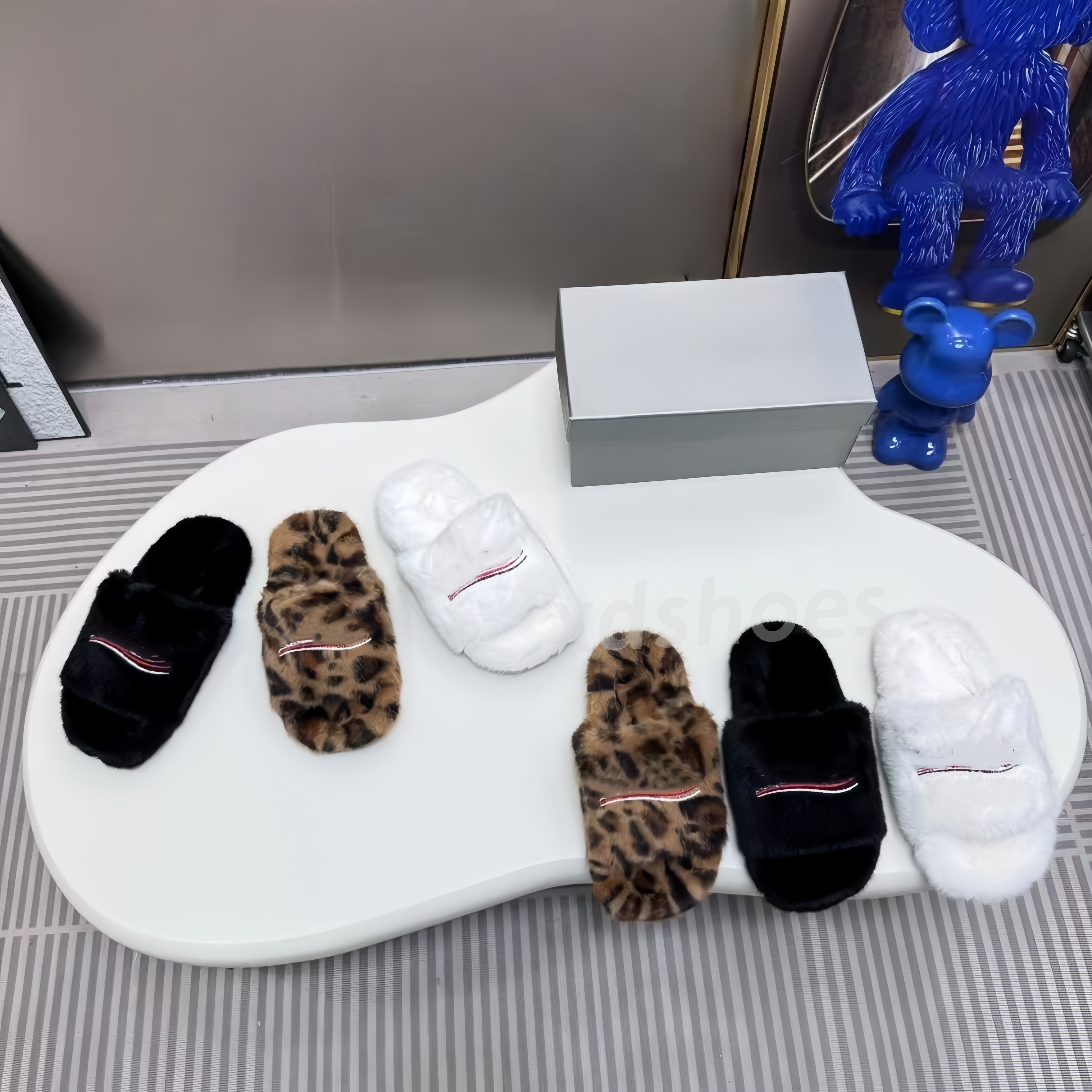 Luxury Slides Designer men women Slippers Ladies Wool Winter Fur Fluffy Furry Warm Letters Sandals Comfortable Fuzzy Girl Flip Flop Slipper size-image-941429137