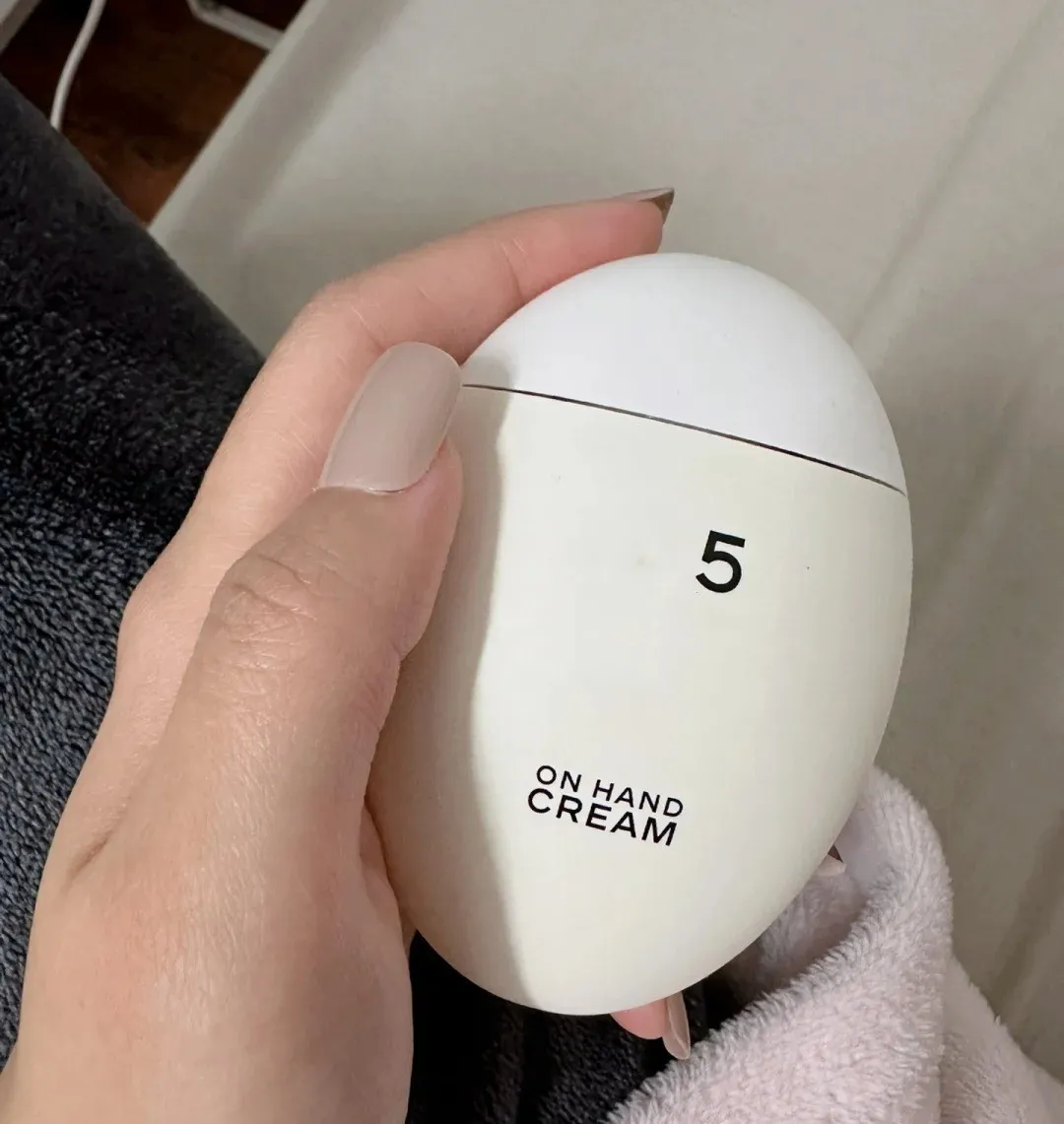 Hand cream 50ml LA CREME MAIN black egg white egg hands cream n5 skin care 1.7fl.oz paris brand lotion high quality Designer Lotions Gift-image-1081475816