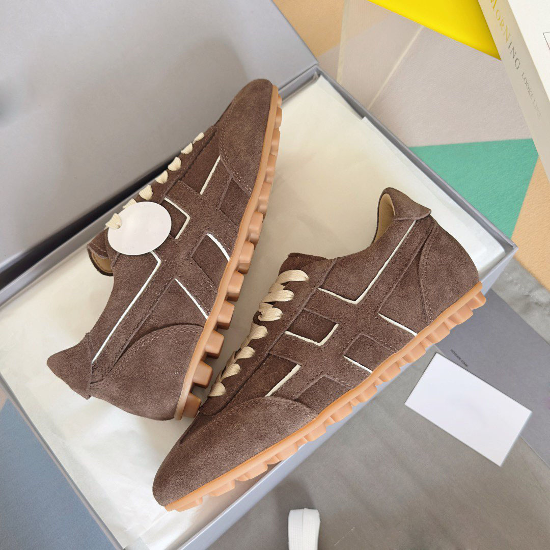 Top Designer Men Women H693 Olympia Sneakers Shoes Juxtaposed Sporty, Football-inspired Tread Runner Party Dress Discount Couple Casual Walking EU35
