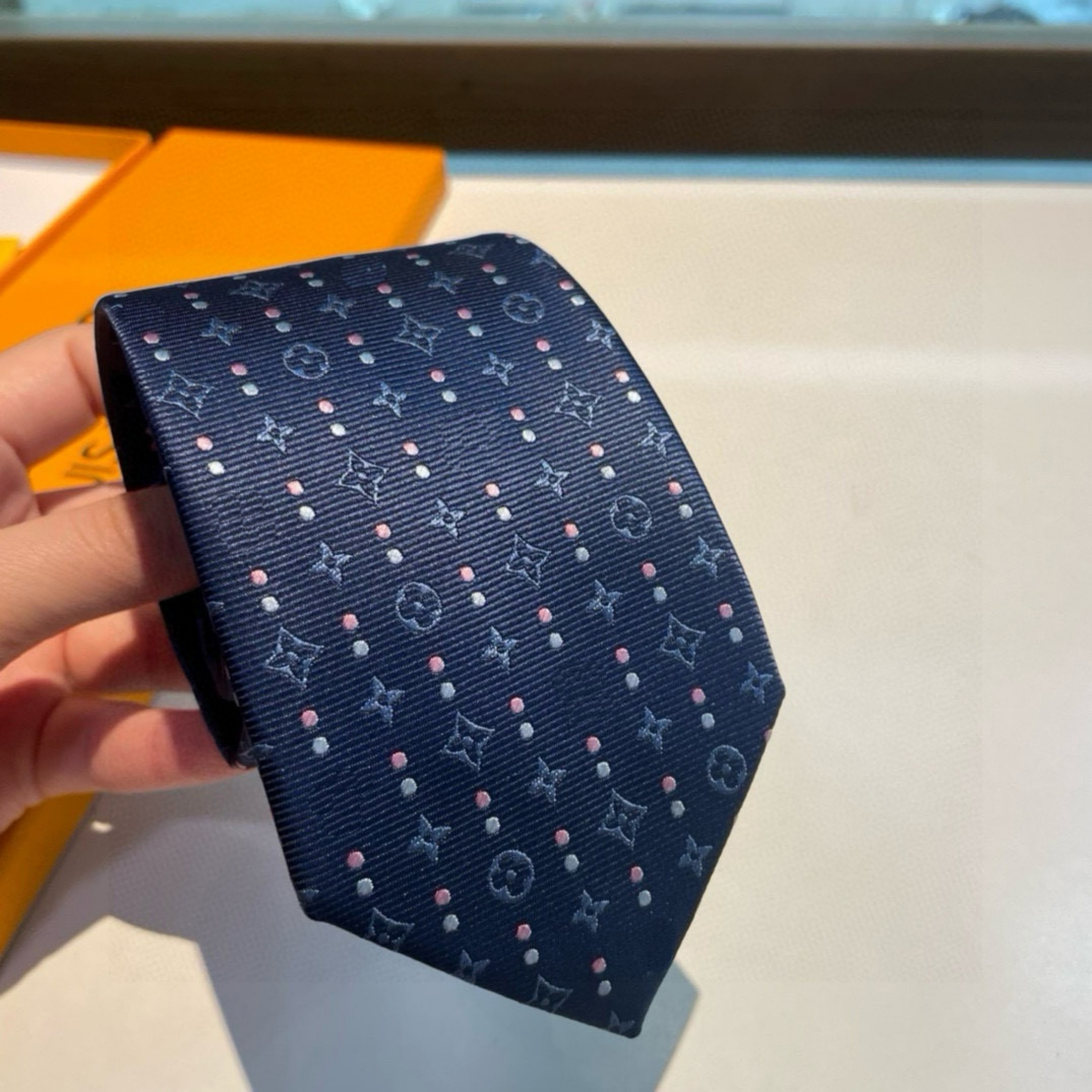 2025 Luxury High Quality Designer Men's Letter Tie Silk Tie Black Blue Aldur Jacquard Party Wedding Business Weaving Fashion Tie Box Neck Ties