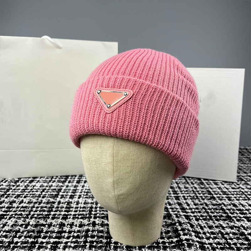 Womens Beanies Winter Men Fashion Hats Woolen Cap Letter Jacquard Warm Outdoor Leisure Skull Caps