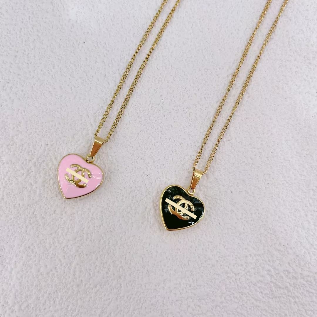 Elegent 316L Stainless Steel Luxury designer girls Black white pink diamond C pendant choker necklace 18K Gold Silver branded engrave women wedding