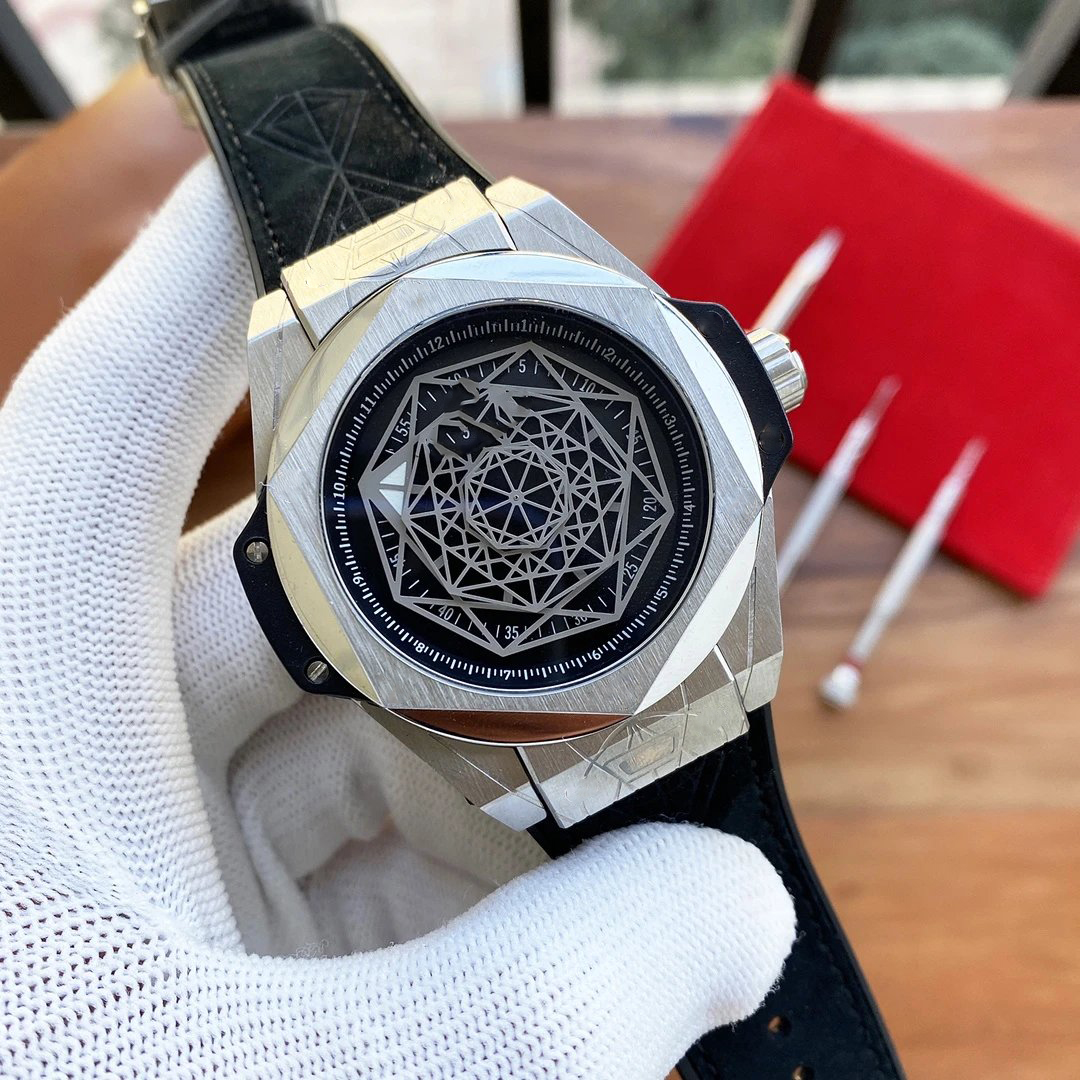 Big Bangs Designer Mens Watch 45MM Cadran Mouvement mécanique automatique Cadran en acier inoxydable Bracelet en daim de luxe 007 Montre d'usine