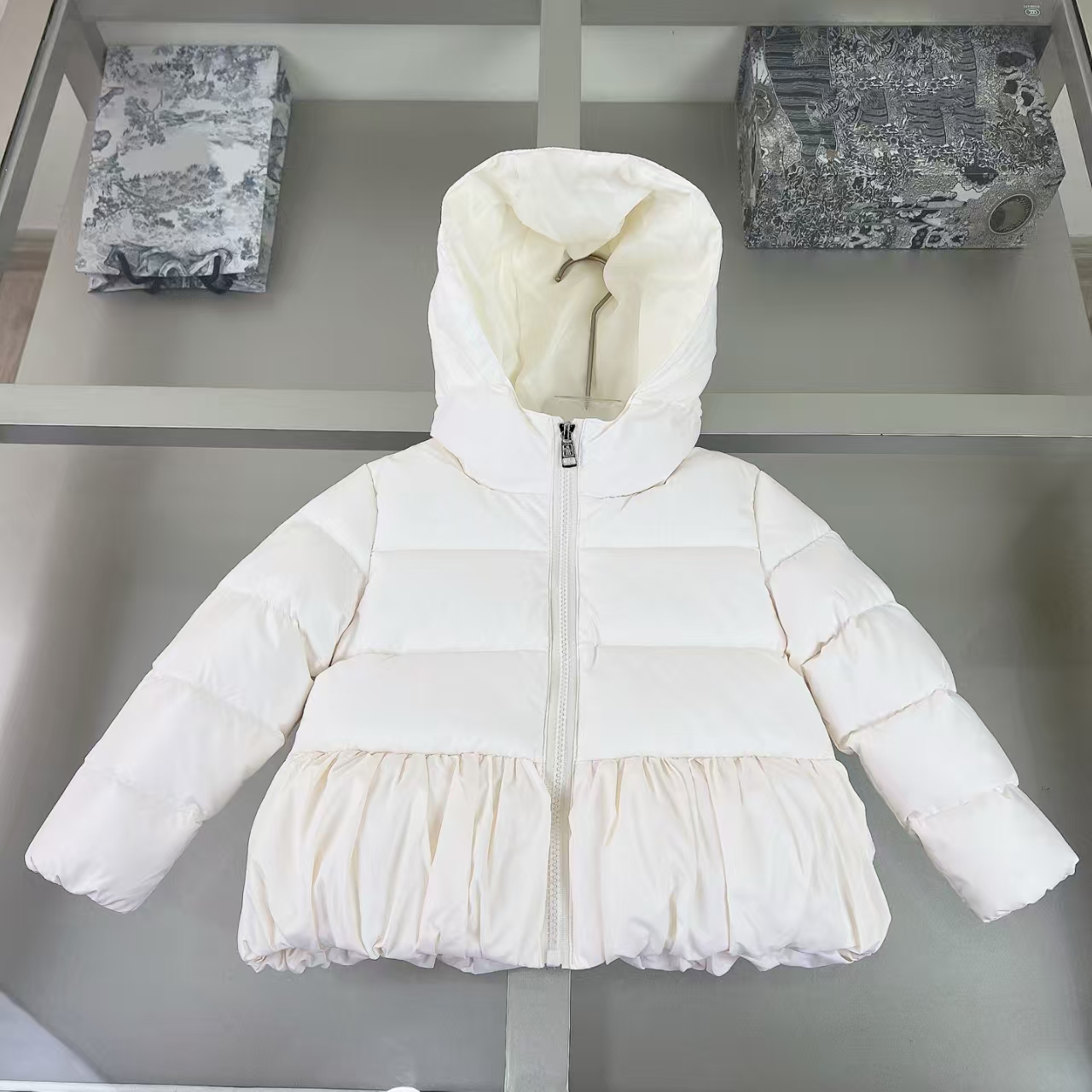DHgate Kid down jacket hoodies kids Designer clothes hooded Embroidered logo puffer coat girl boy winter jacket hood Christmas gifts Outerwear 100%