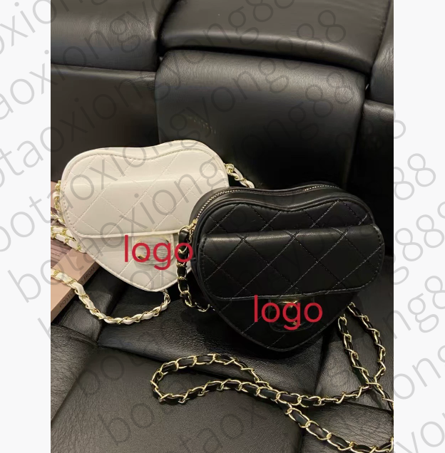 Flip up diamond grid embroidered thread small bag, women's summer new popular chain crossbody bag, niche heart-shaped mini bag