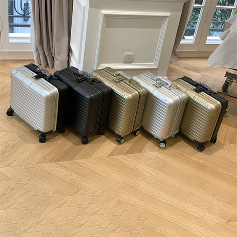 Luggage rolling set with rotating wheels 16 inch designer classic captain boarding case Metal luggage compartment-image-1108796867