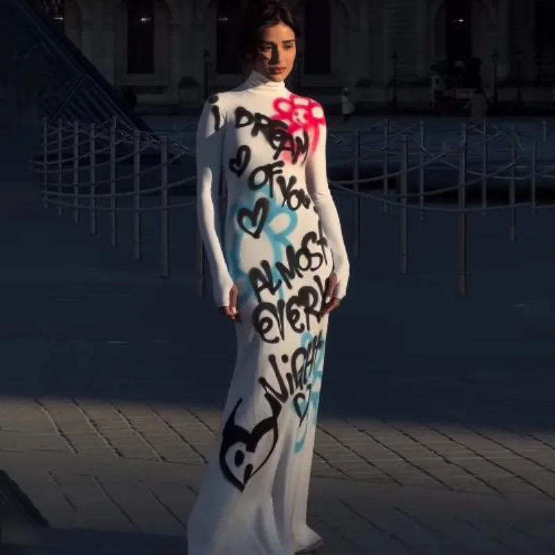 Fashionable girl autumn round neck long sleeved graffiti printed slim fit womens high waisted dress 251030