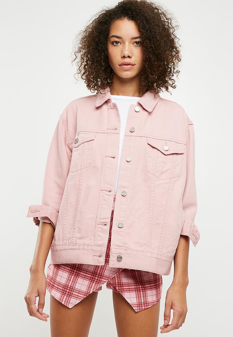 How to Elevate Your Outfits with a Denim Jacket Pink