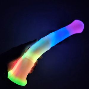 Consolador de caballos luminoso faak con taza de succión Long Animal Pene brillo en juguetes de sexo anal oscuro flexible para mujeres productos eróticos 240402