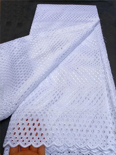 Tissu et couture tissu atiku pour hommes 2023 coton blanc dentelle de voile suisse en suisse tissu dentelle mariage nigérian de haute qualité 5yard 231201