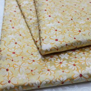 Tissu CF771 Base jaune fleur blanche tissu de brocart de soie traditionnel chinois Han vêtements chinois Costume taie d'oreiller tissus