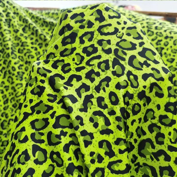 Tela buena leche seda fruta verde tejido algodón/Spandex 4 vías elástico estampado de leopardo tela Diy costura vestido ropa Sexy