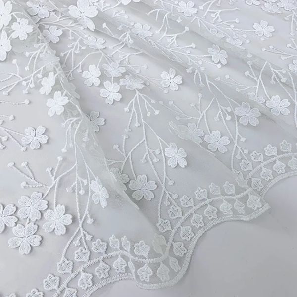 Tela de alta calidad con bordado de flores blancas, tela de encaje de malla para vestido de boda, ropa, falda, tela artesanal hecha a mano por el patio