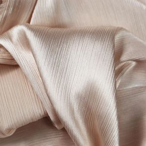 Tissu de la texture de tissu en satin Silky Silky Texture Charmeuse Charmeuse pour coudre robe robe chemise blanc, rose, bleu, vert, rouge par le mètre