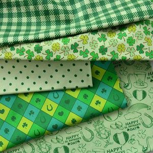Fabric St Patricks Day Fabric de algodón verde de cuatro hojas para coser bricolaje a mano hecho a mano por medio metro D240503