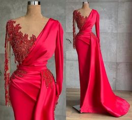 Fabuleuses robes de soirée rouges modestes manches longues col transparent perles perles robes de soirée formelles célébrité arabe Met Gala porte BC93429129